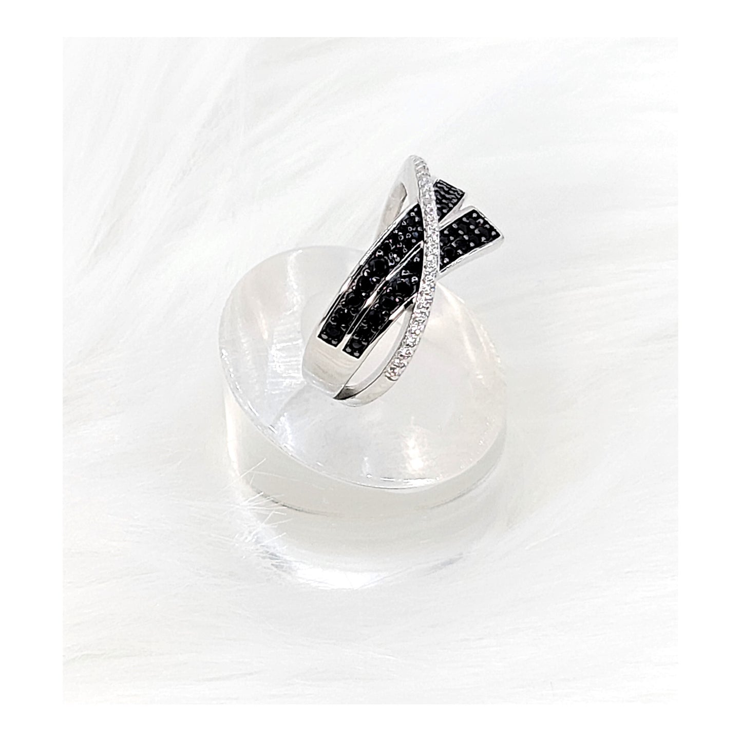 ADA Black Spinel Criss-Cross Ring.6