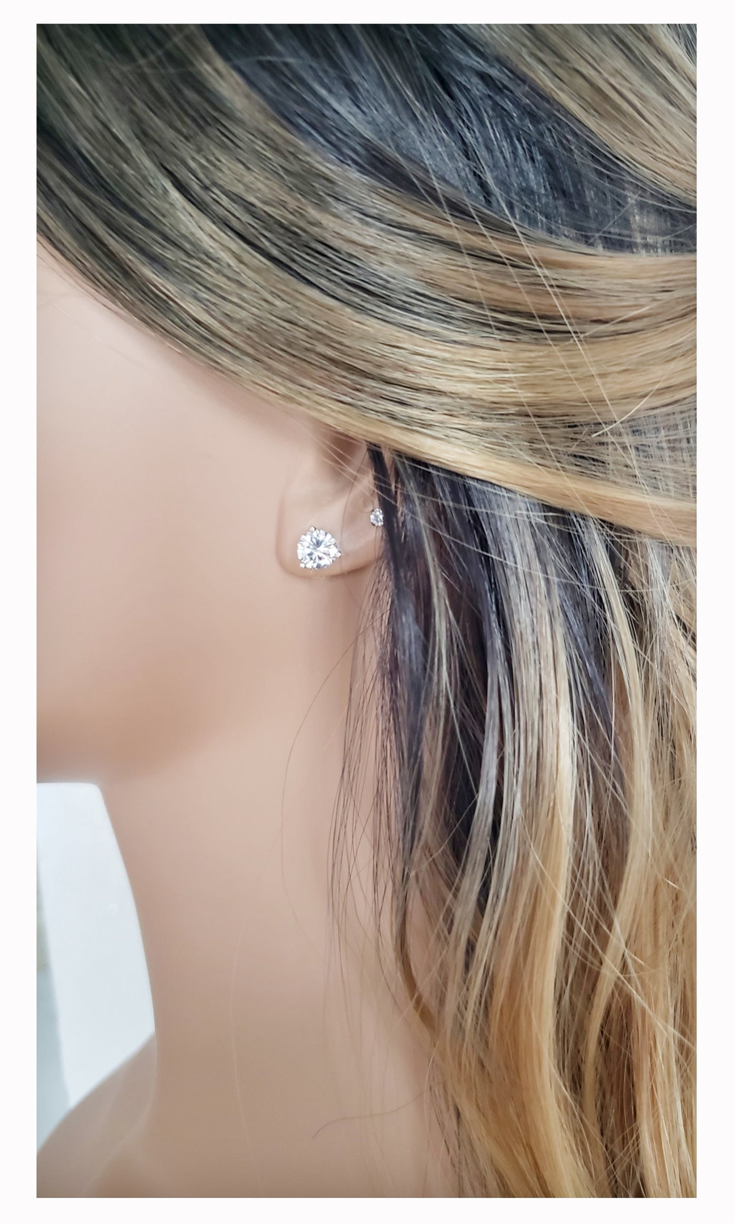 AISHA Large Cubic Zirconia Stud Earrings - 7mm 4