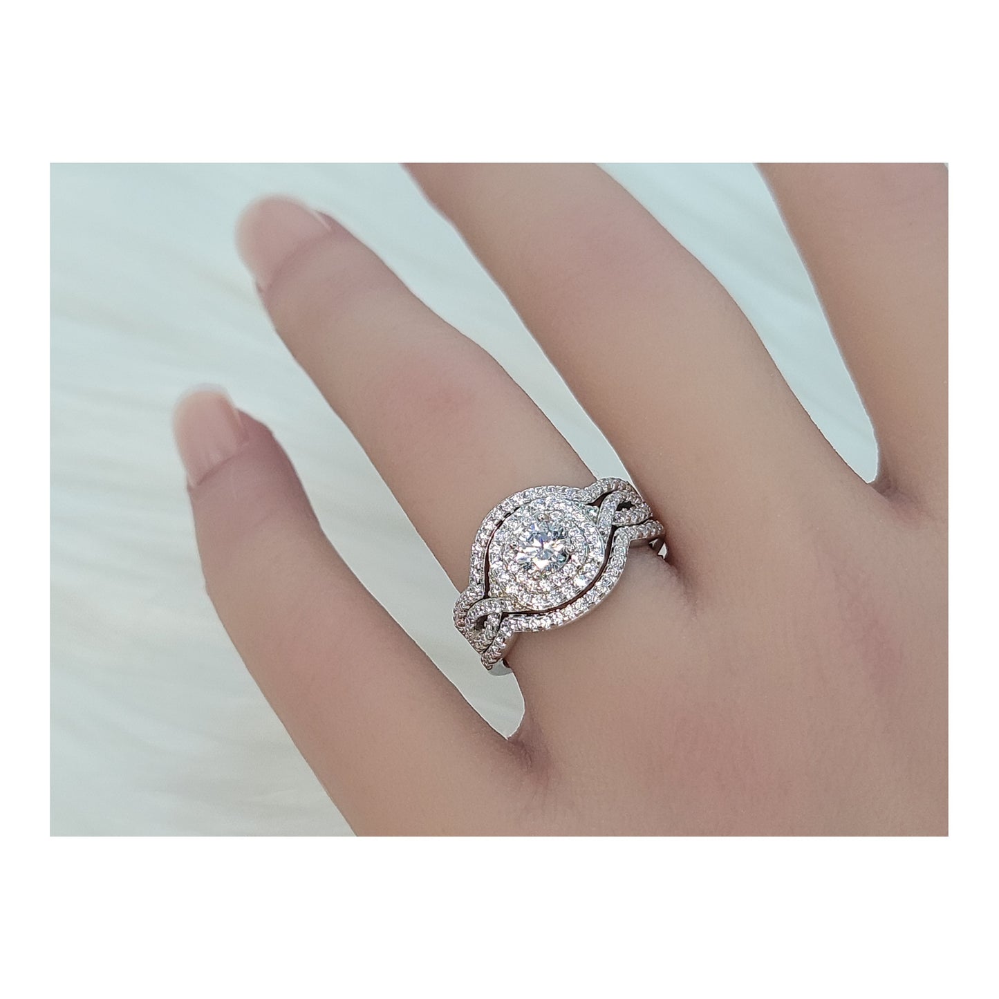 BETTY Halo Round Bridal Stacking Set Rings
