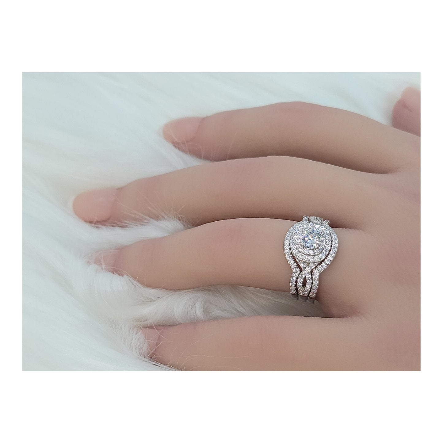 BETTY Halo Round Bridal Stacking Set Rings