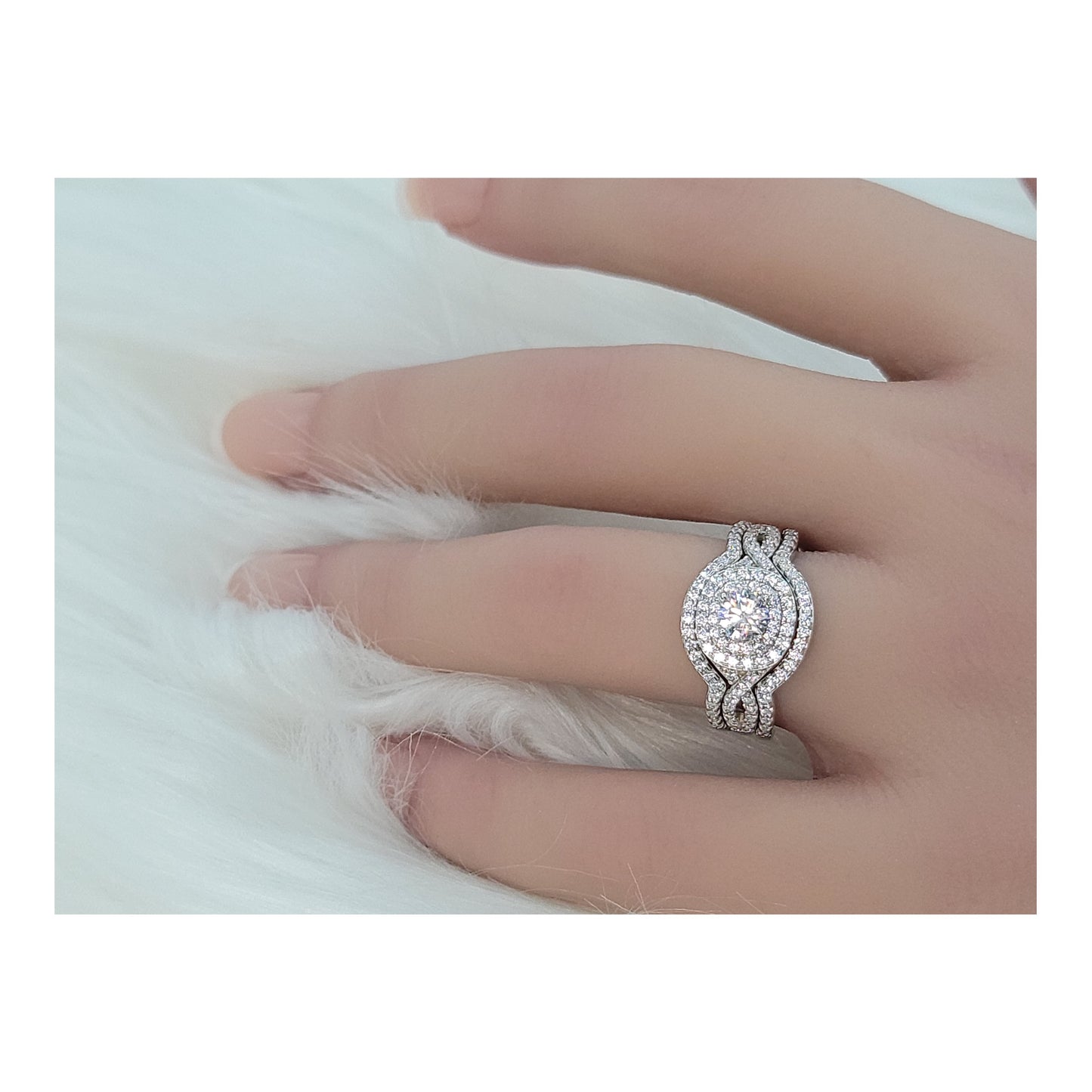 BETTY Halo Round Bridal Stacking Set Rings