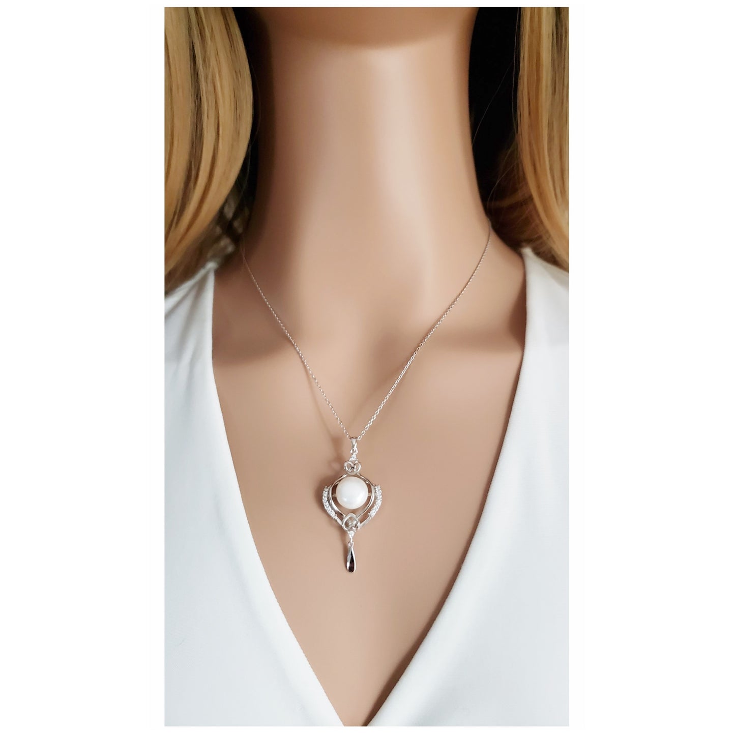 KIMBERLEY Pearl Necklace Pendant in Sterling Silver