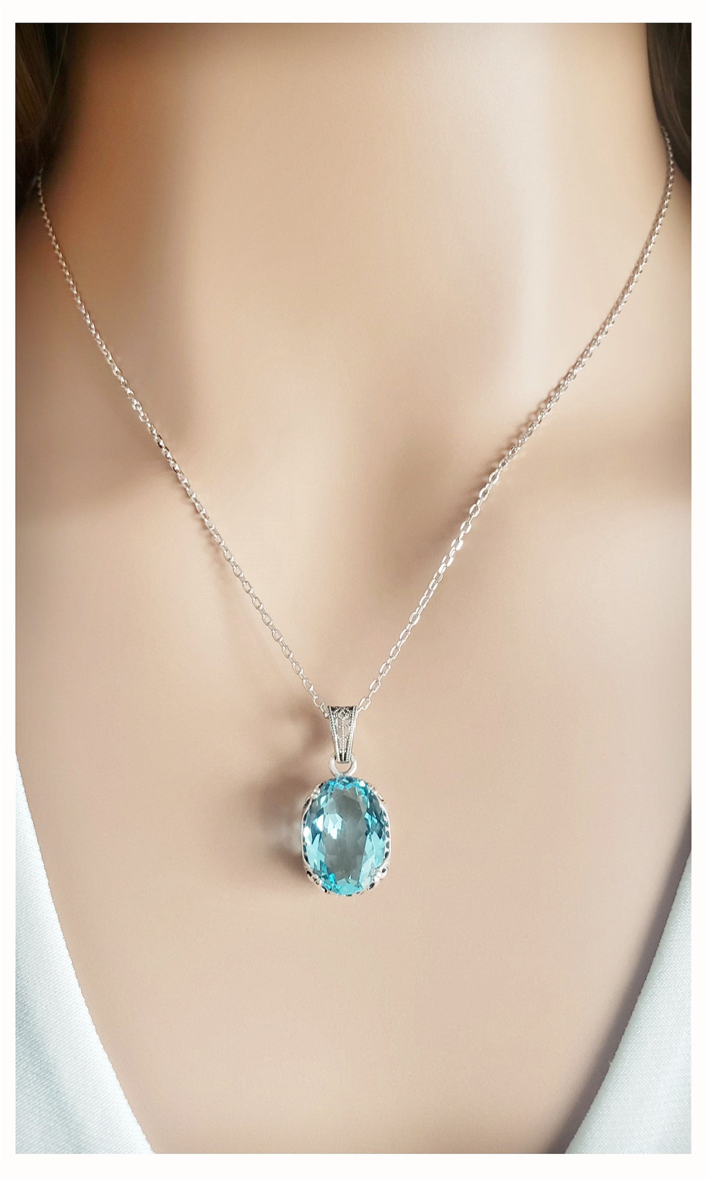 MOLLY Aquamarine Necklace Pendant in Sterling Silver
