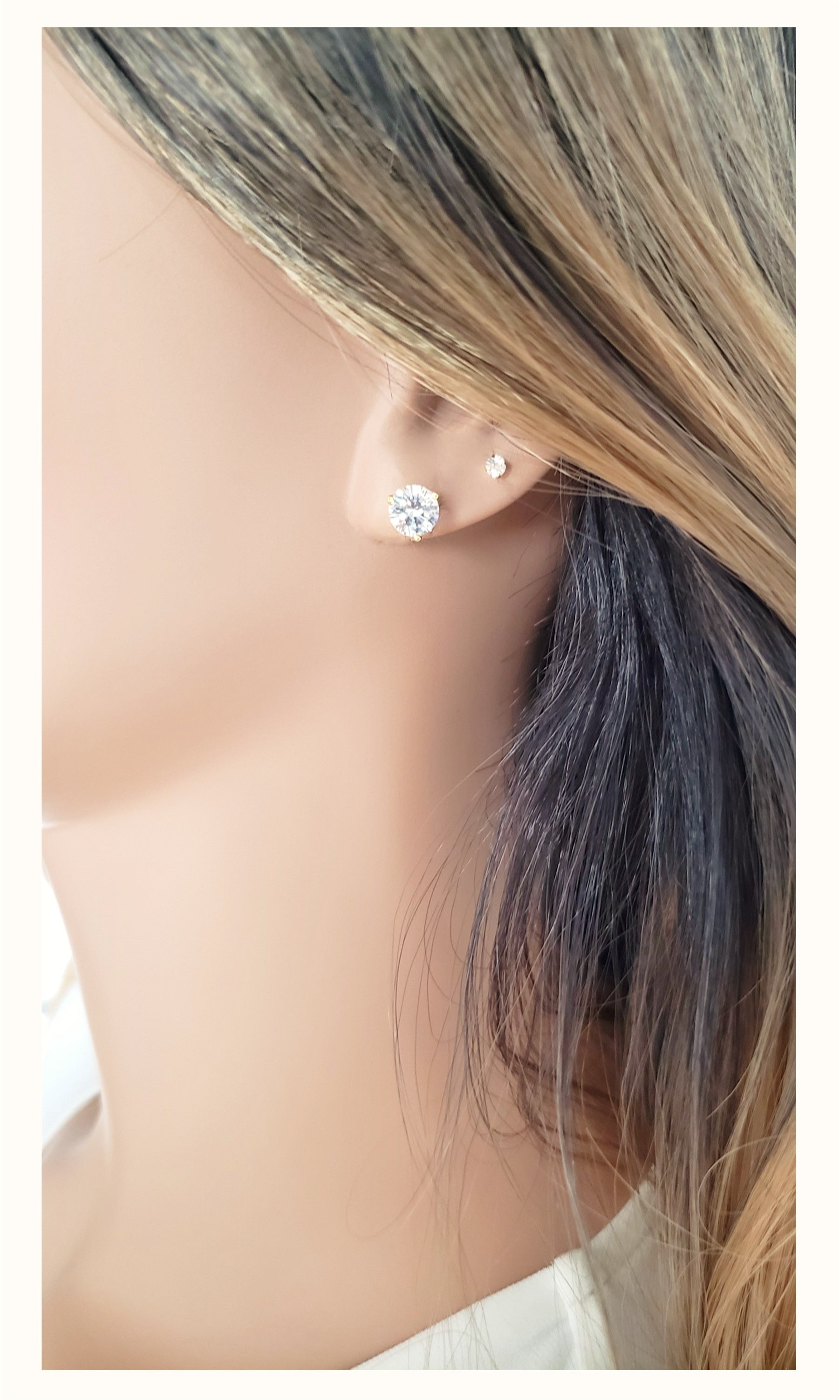 AISHA Large Cubic Zirconia Stud Earrings 18K - 7mm 2