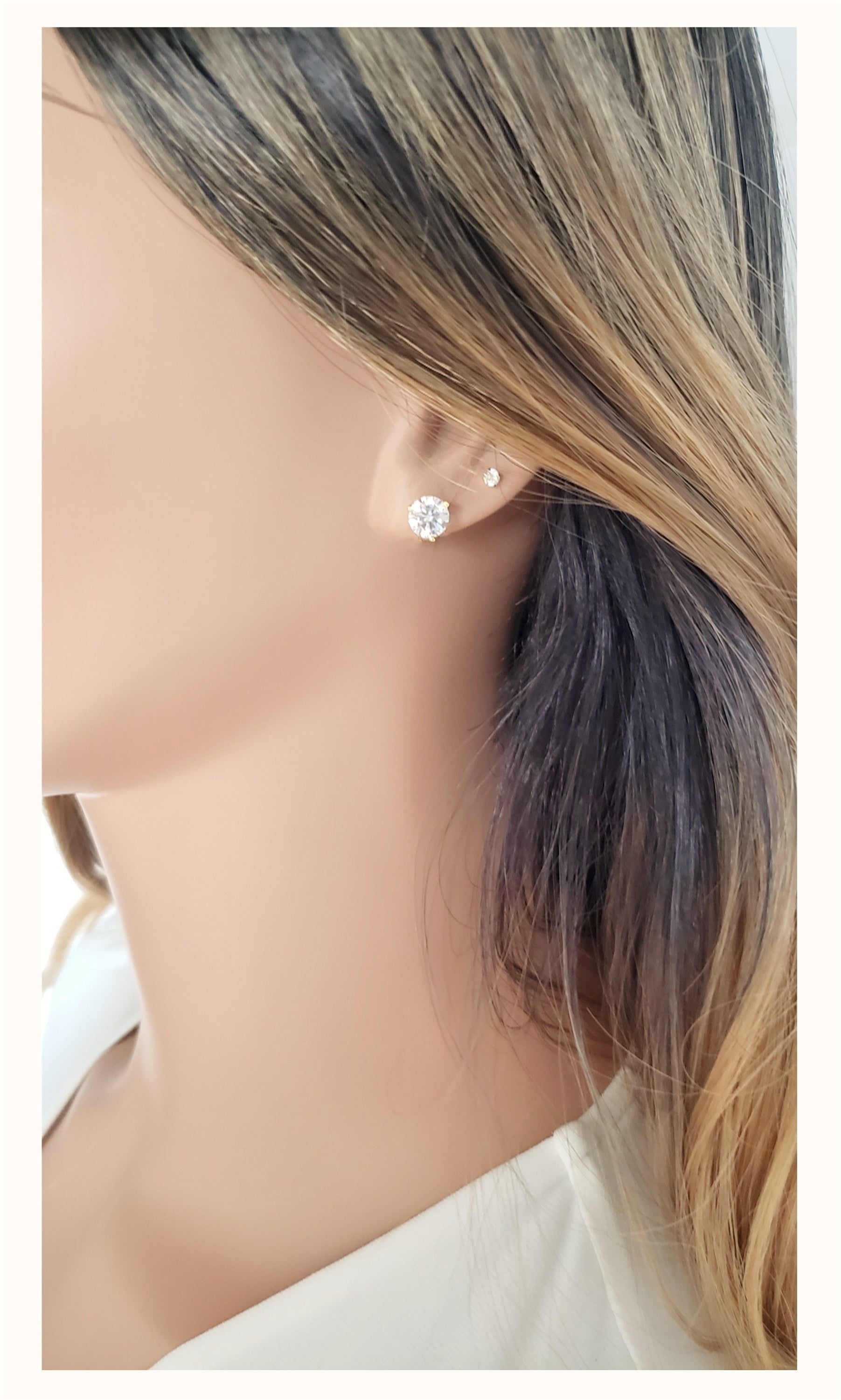 AISHA Large Cubic Zirconia Stud Earrings 18K - 7mm 6
