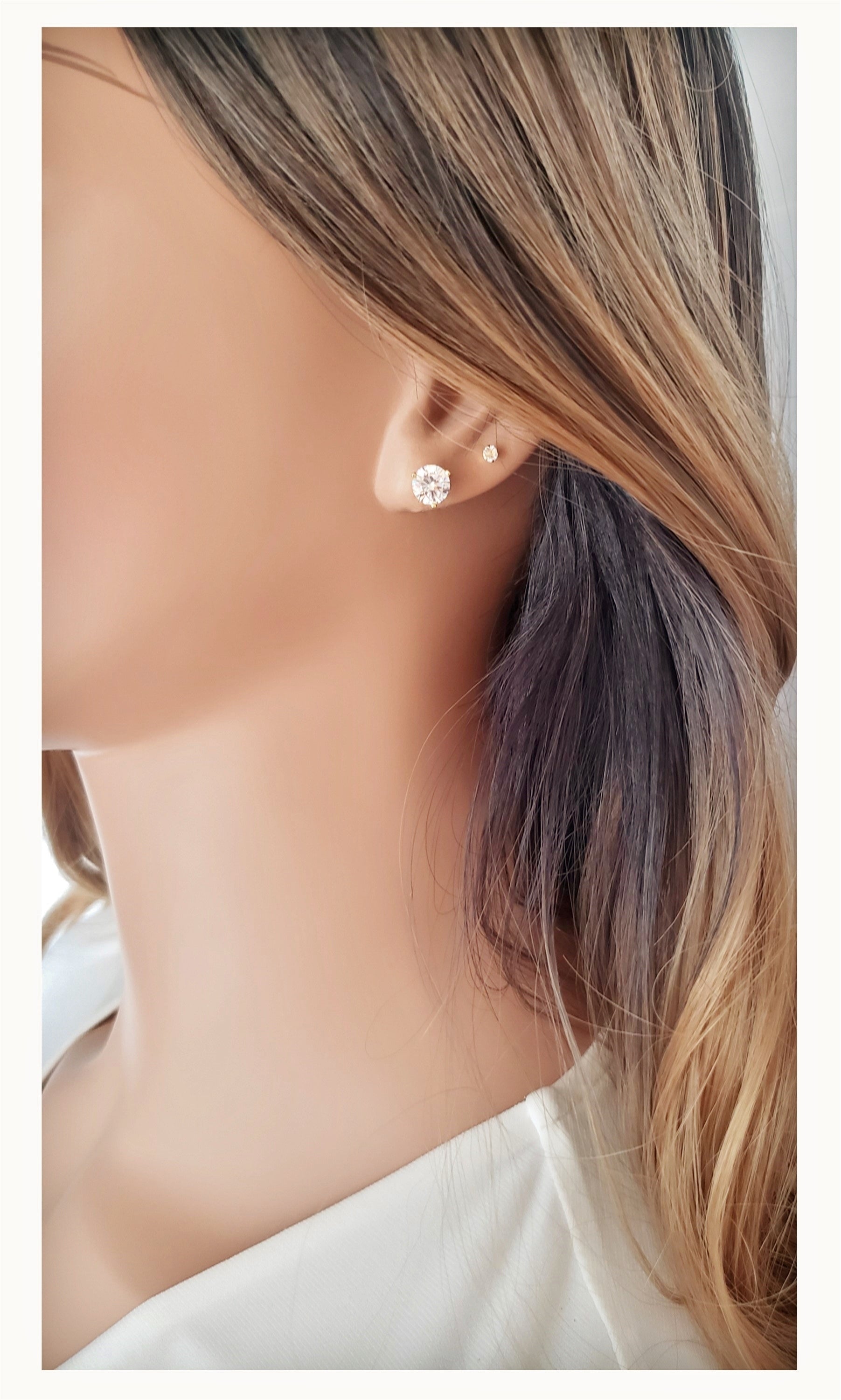 AISHA Large Cubic Zirconia Stud Earrings 18K - 7mm 9