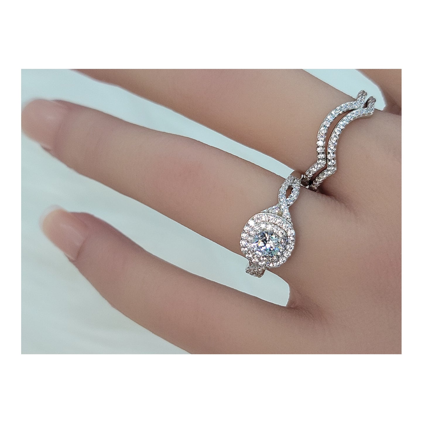 BETTY Halo Round Bridal Stacking Set Rings