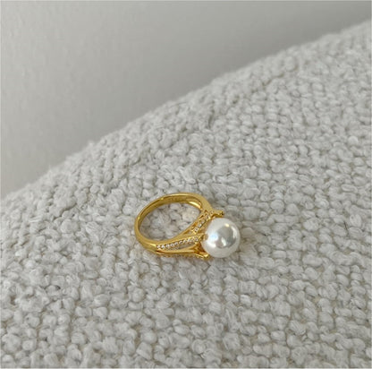 JUDITH Classic Pearl Ring 18K Gold Plated