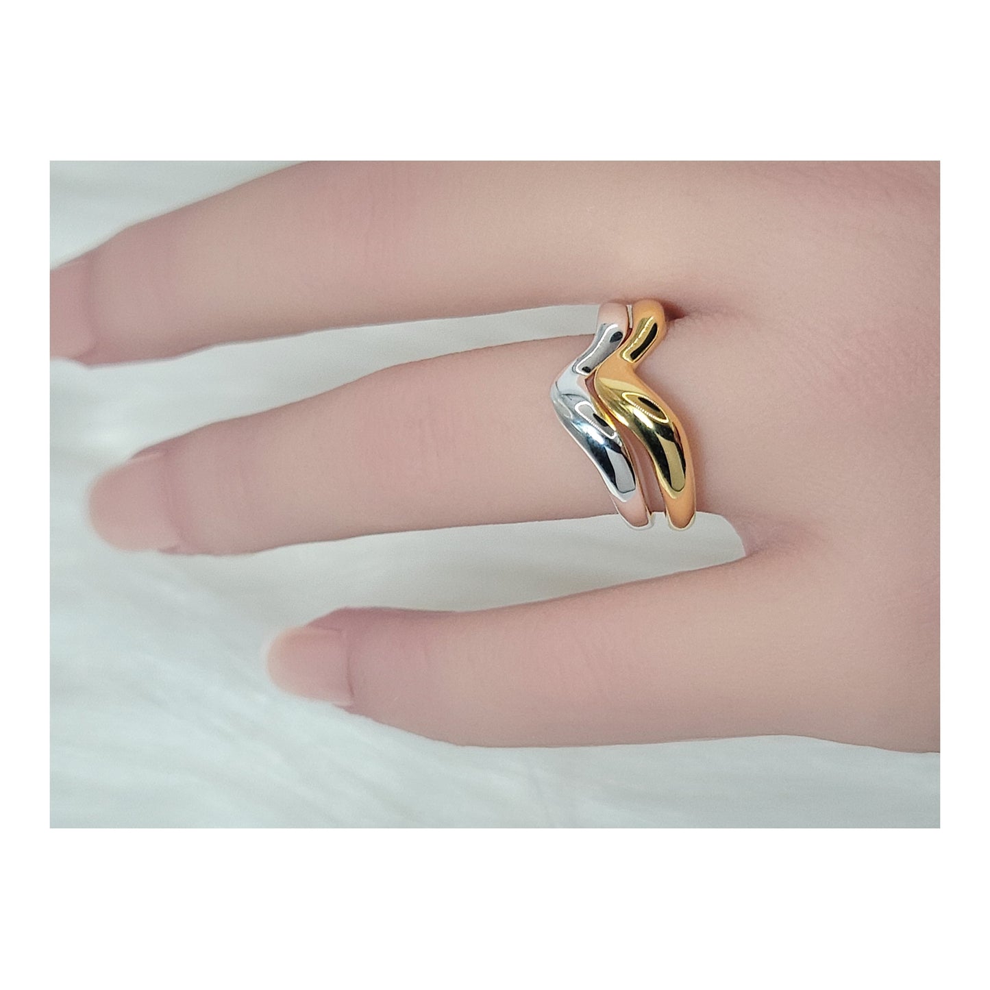 JULYET Two-Tone Interlocking Ring 18K Gold Plated