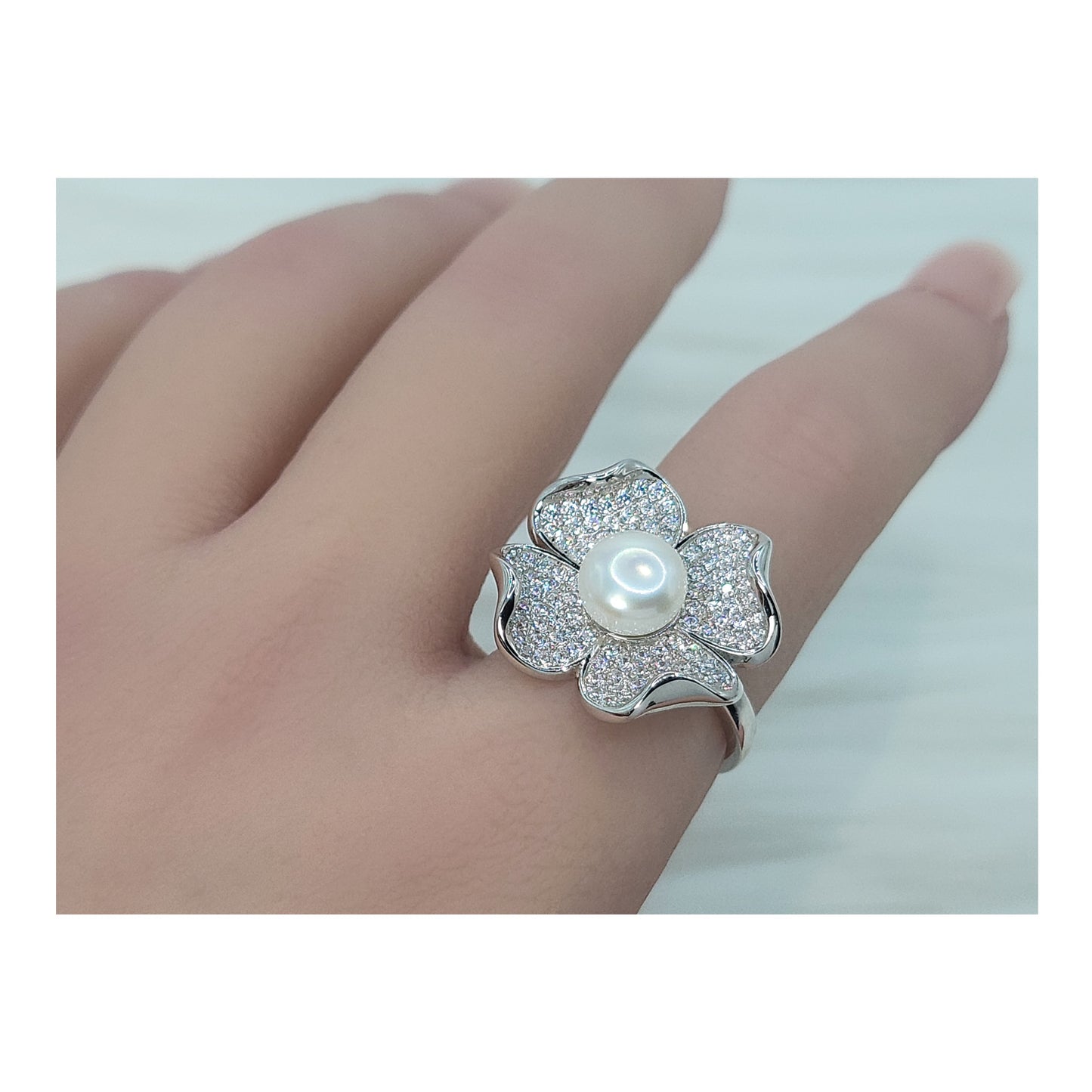 LILY Pearl Flower Ring in Sterling Silver