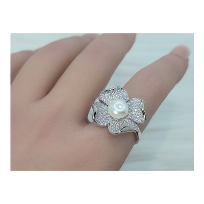 LILY Pearl Flower Ring in Sterling Silver