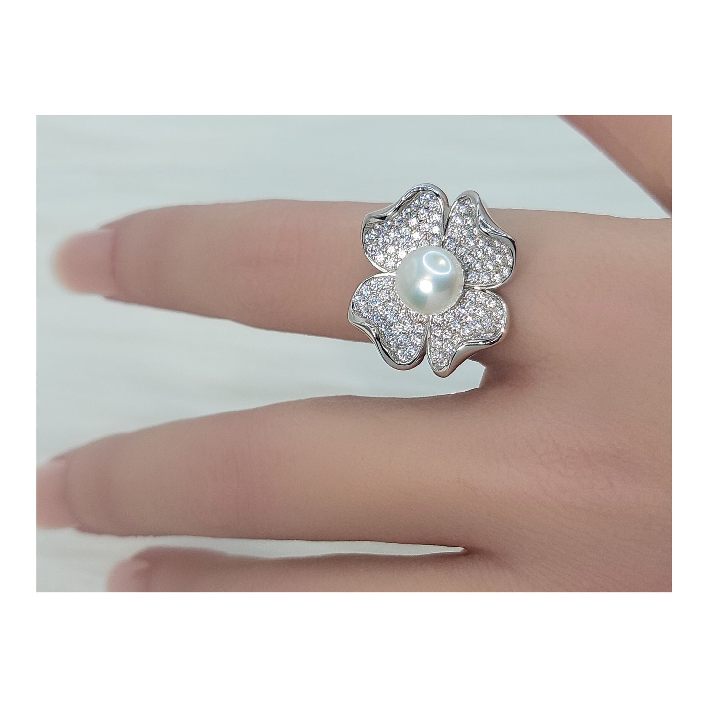 LILY Pearl Flower Ring in Sterling Silver