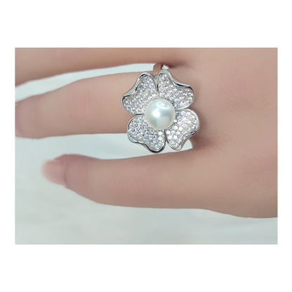 LILY Pearl Flower Ring in Sterling Silver