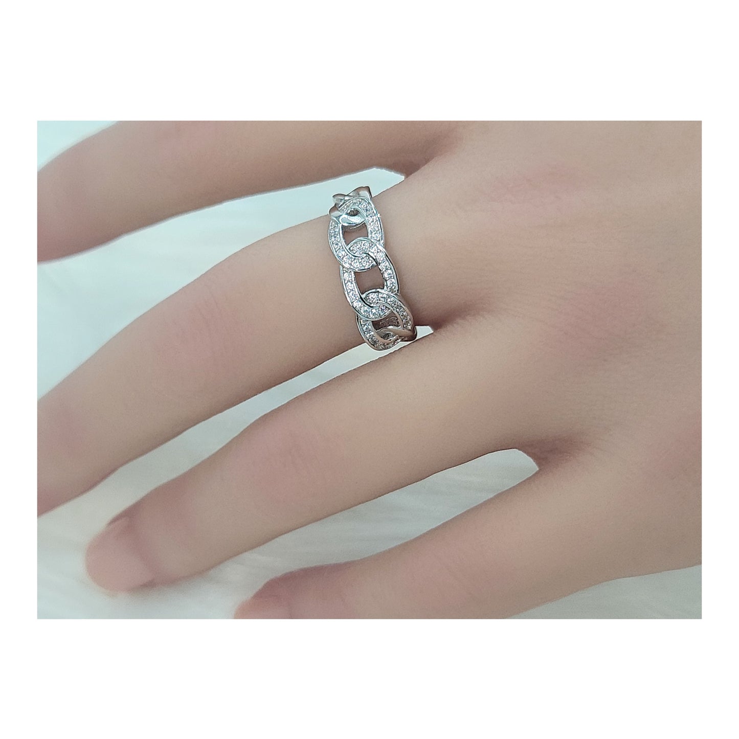 LINDA Adjustable Chain Link Ring