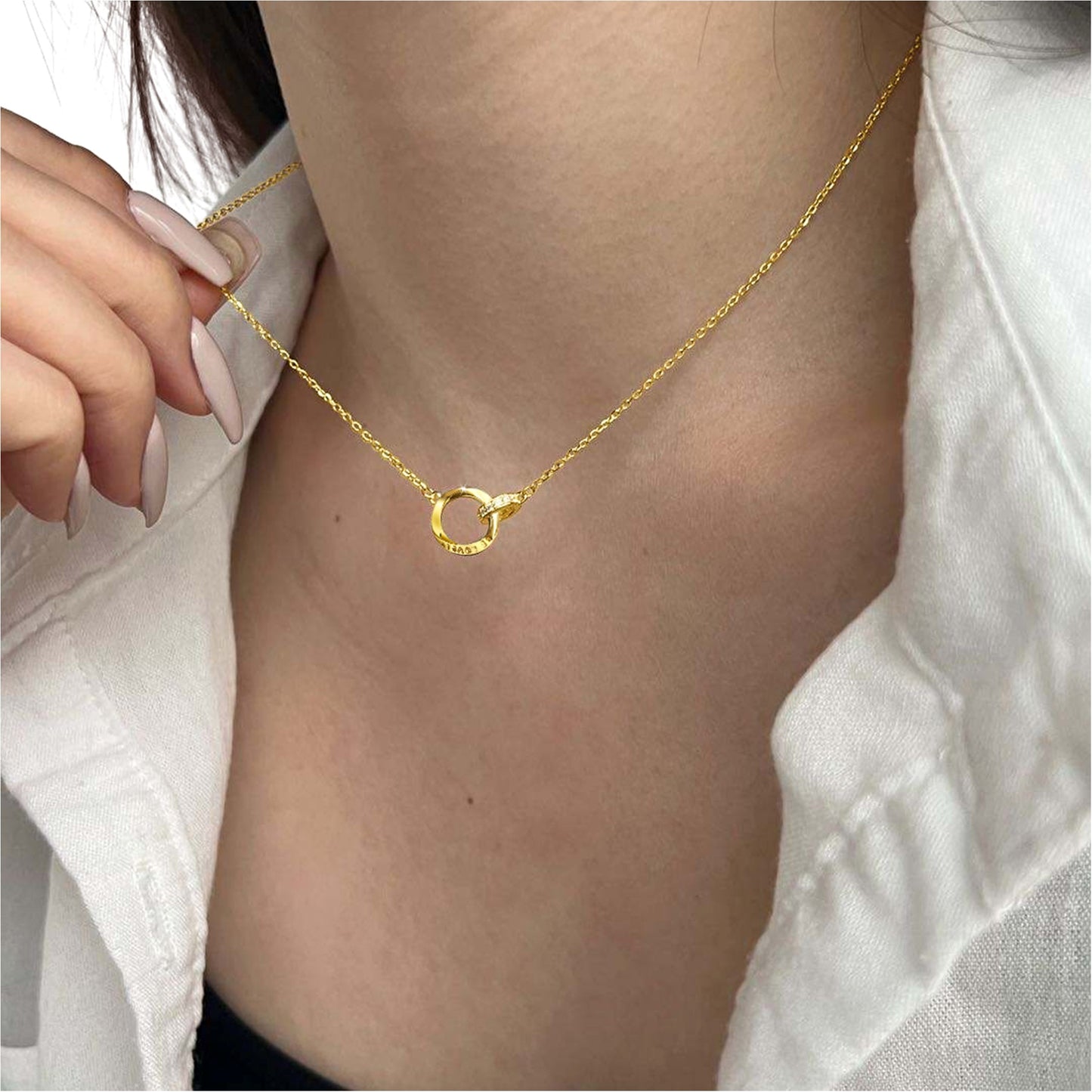 LOVELY Engraved Interlocking Circles Necklace 18K Gold Plated