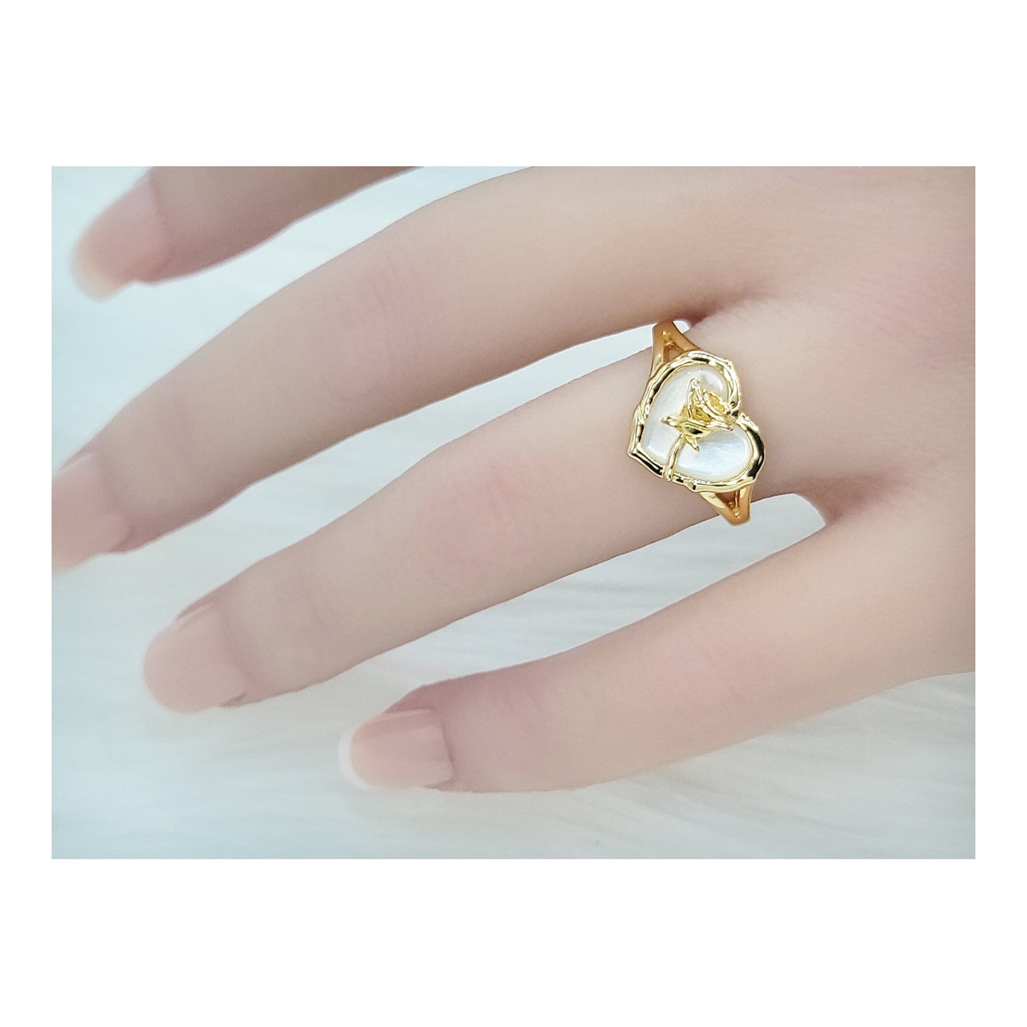 ROSE Mother-Of-Pearl Heart Ring 18K Gold Plated