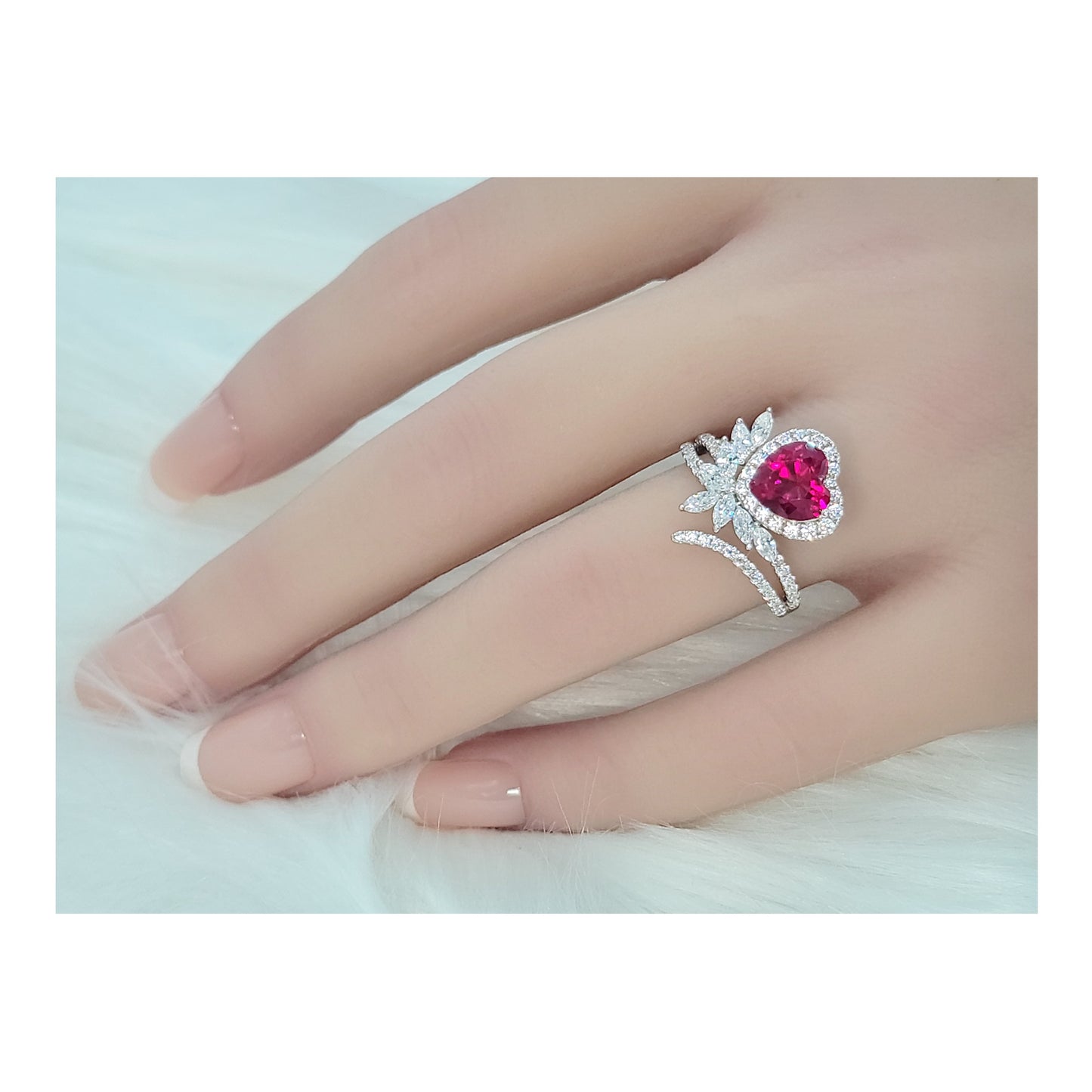 RUBEE Attractive Ruby Red Heart Cluster Ring