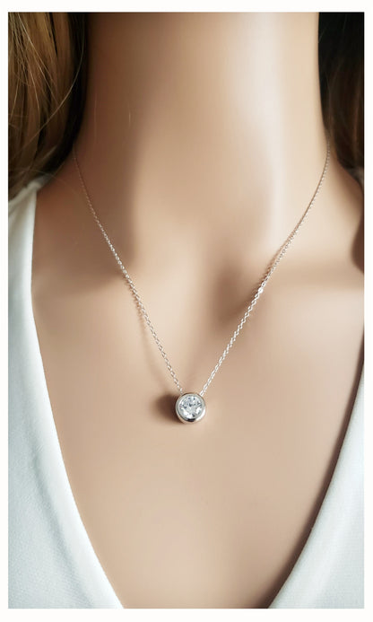 STEFANIE Round Cut Necklace Solitaire Pendant