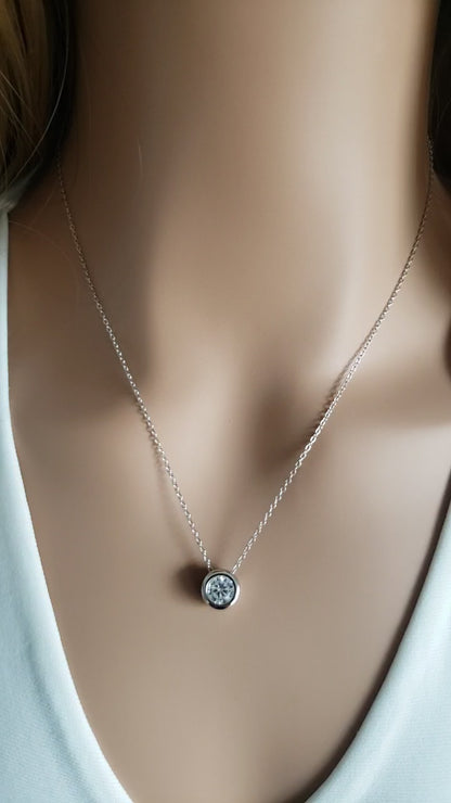 STEFANIE Round Cut Necklace Solitaire Pendant